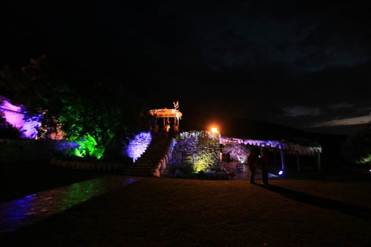 Arnaoon Christmas Village
